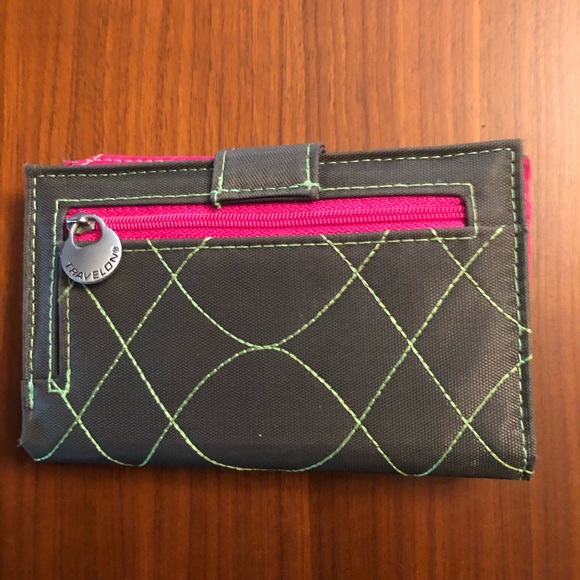 Travelon Wallets - Picture 4 of 5